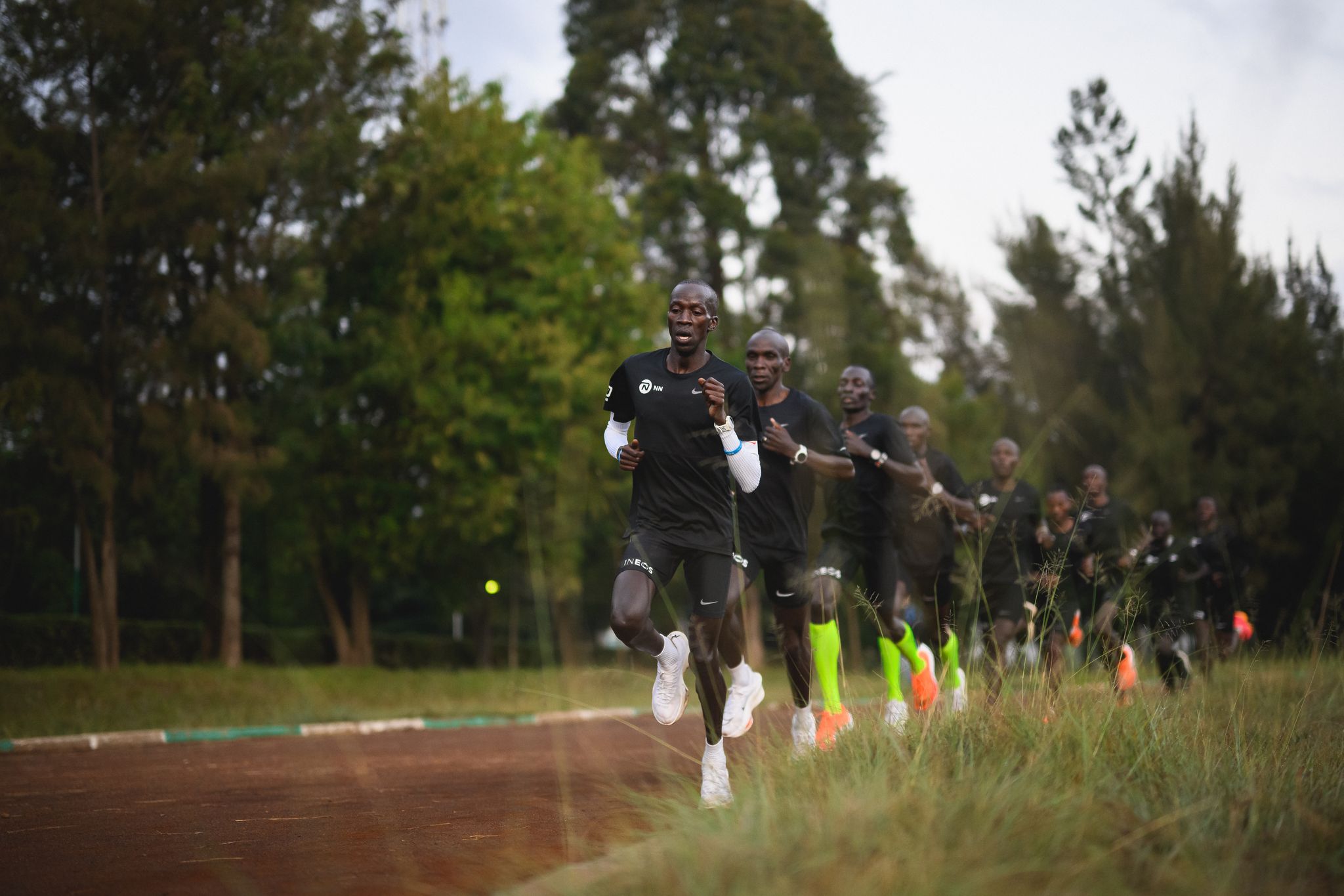 Mike Kigen leads the way